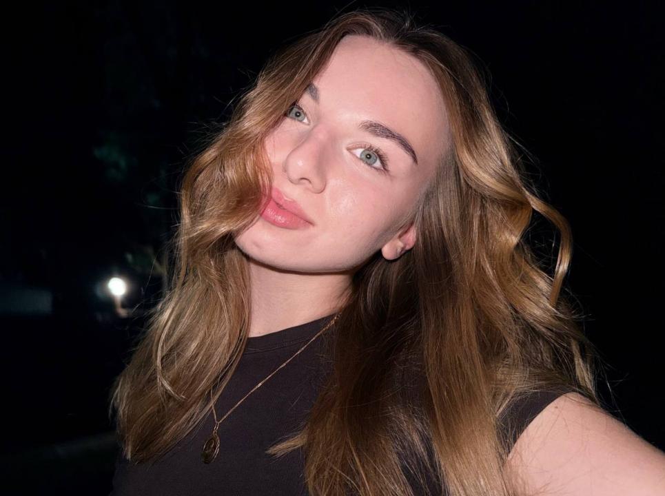 Webcam chat profile for EmiliaMiuu: Fitness