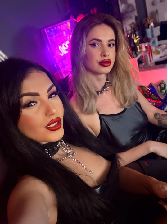 Webcam chat profile for JessyNoir: Leather