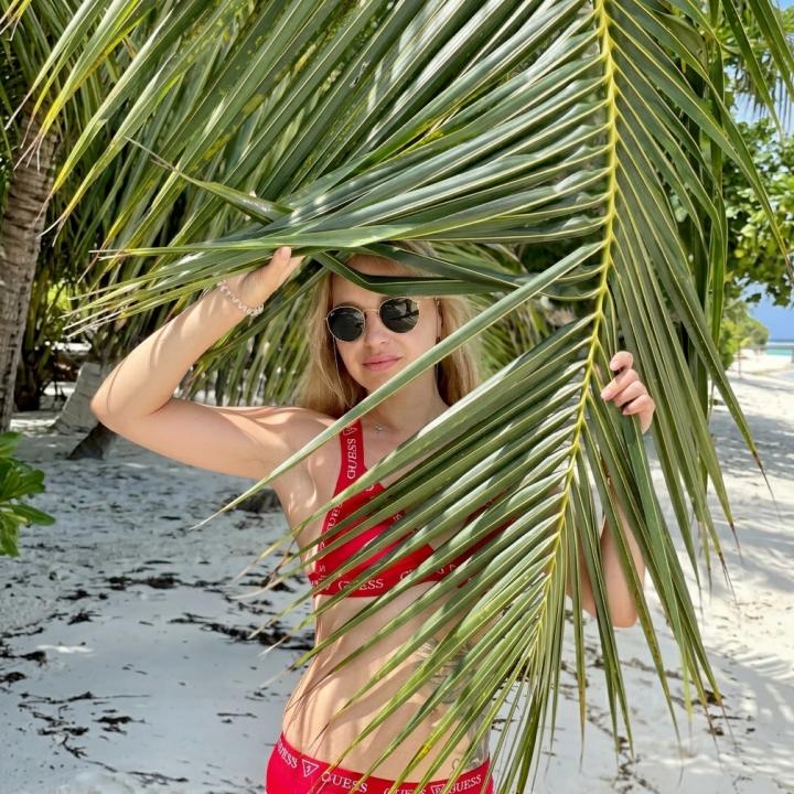 Webcam chat profile for Elymoon: Dancing
