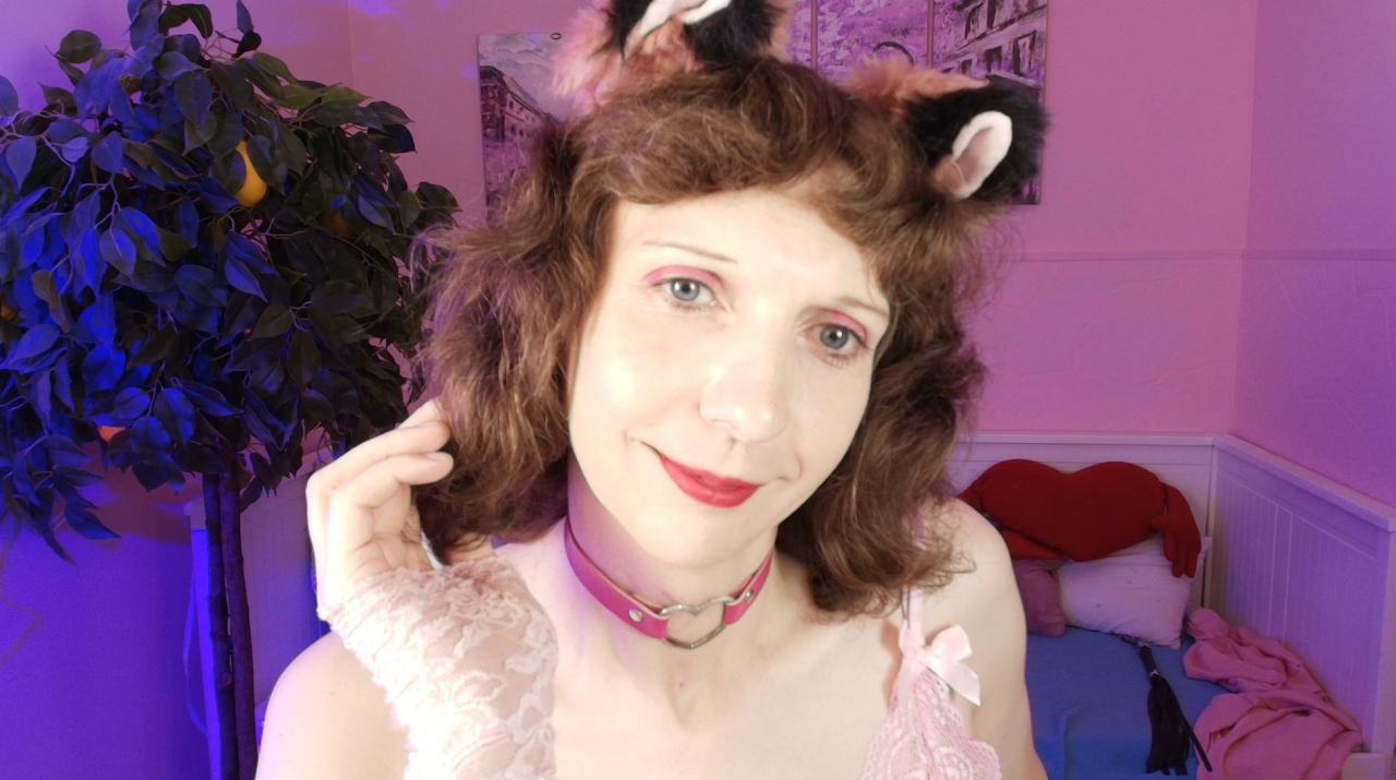 Webcam chat profile for KateAvis: Bondage & discipline