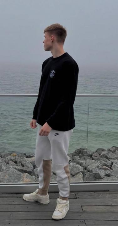 Webcam chat profile for HotGent: Kissing