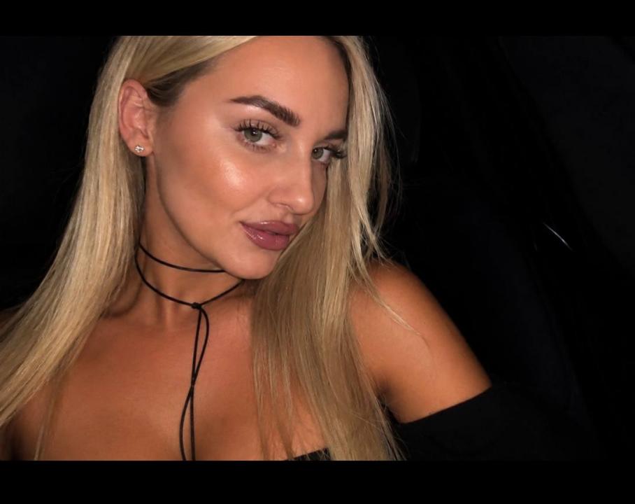 Webcam chat profile for Aylin9999x: Cooking