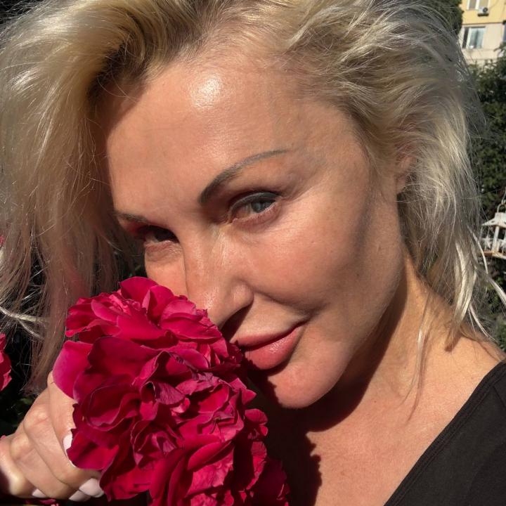 Webcam chat profile for Rosi: Ask about my Hobbies