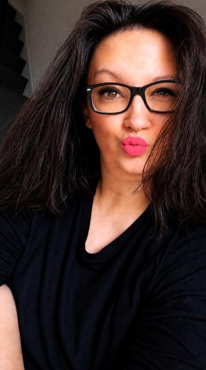 Webcam chat profile for MisssCutiePieXO: Glasses
