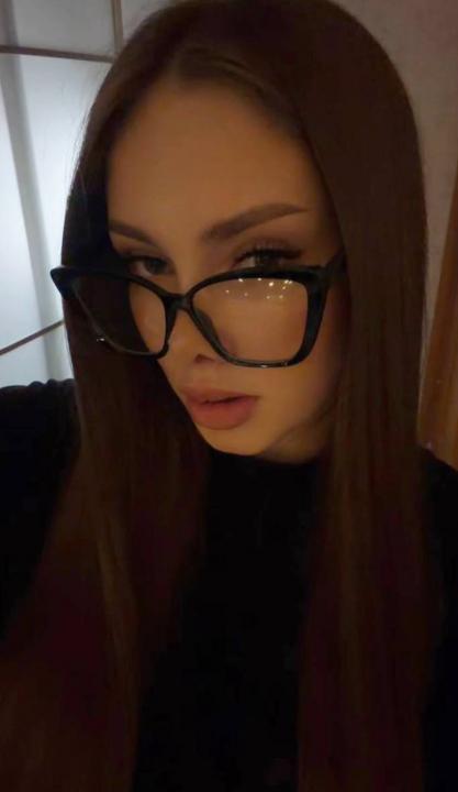Webcam chat profile for Avianne: Ask about my Hobbies