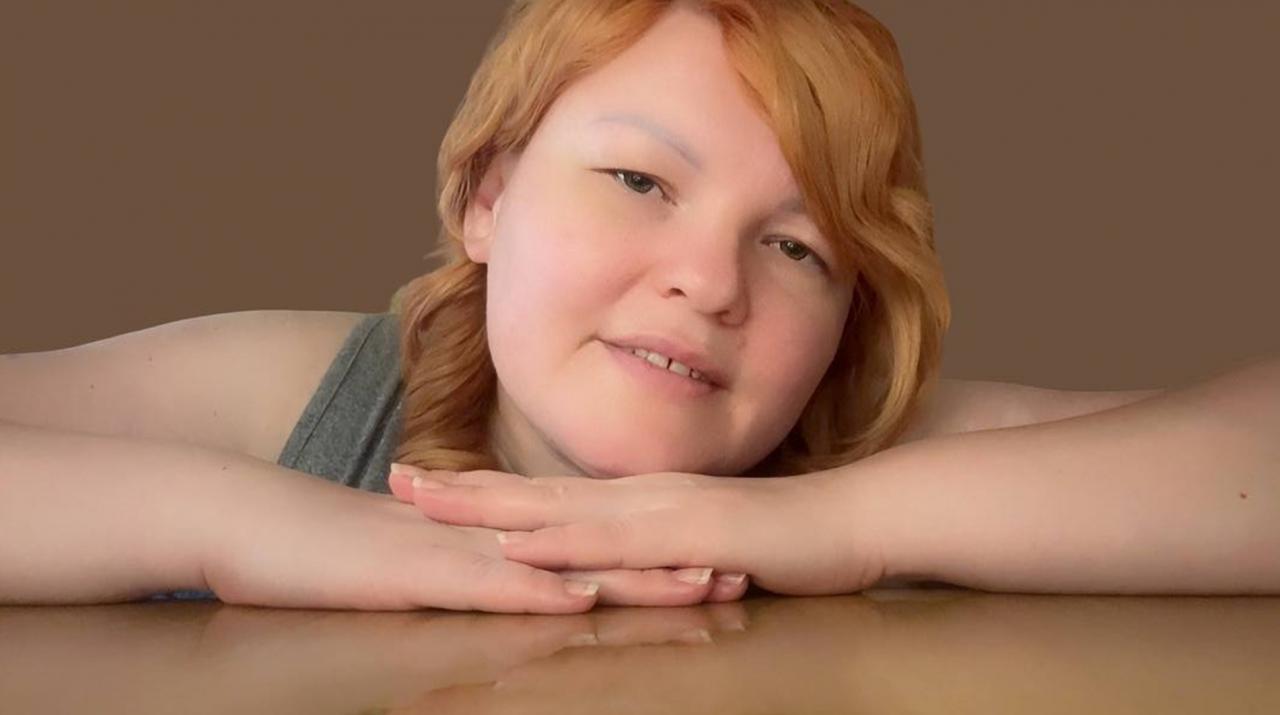 Webcam chat profile for KrisryONiks: Kissing