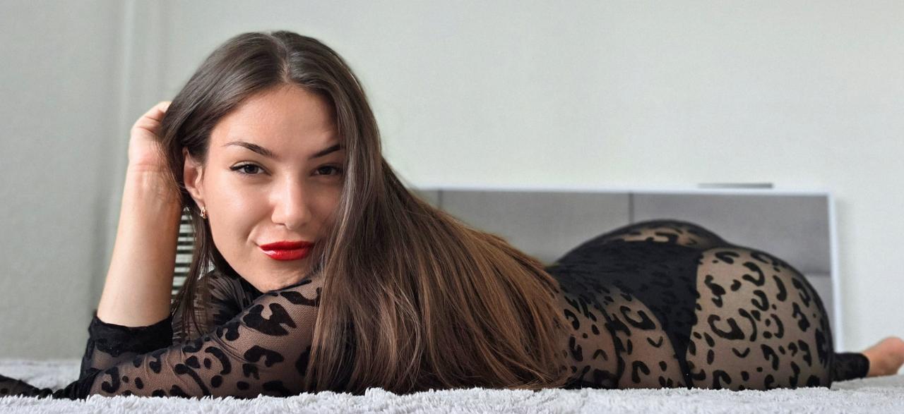Webcam chat profile for SweetVallery1: Exhibition