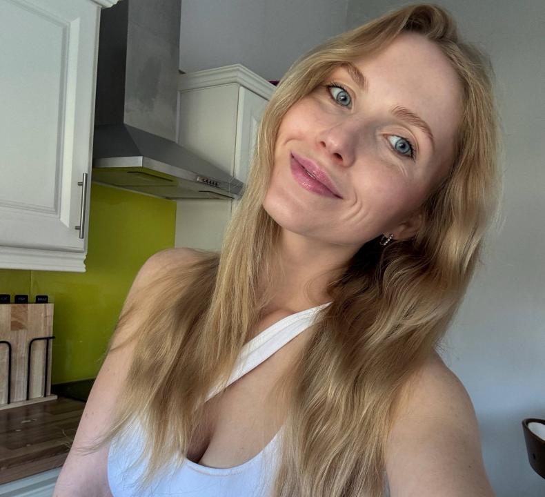 Webcam chat profile for Luscious: Outdoor Activities
