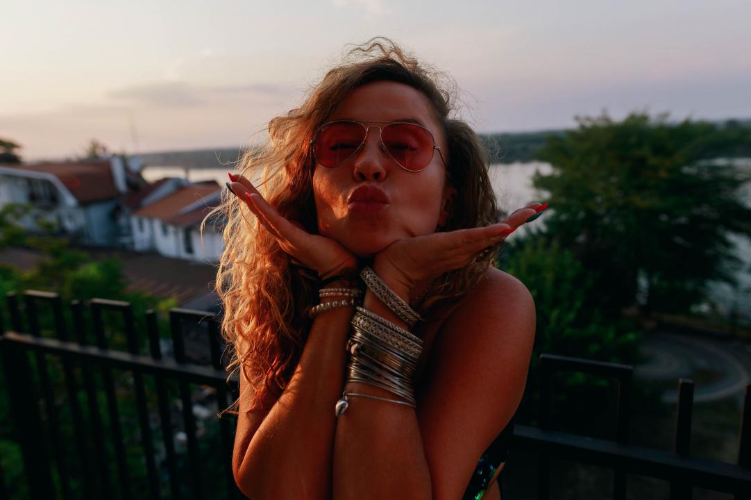 Webcam chat profile for AmberFoks: Kissing