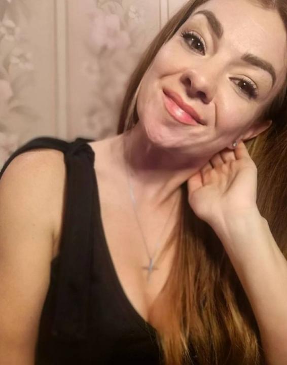 Webcam chat profile for EmiliaLynn: Ask about my Hobbies