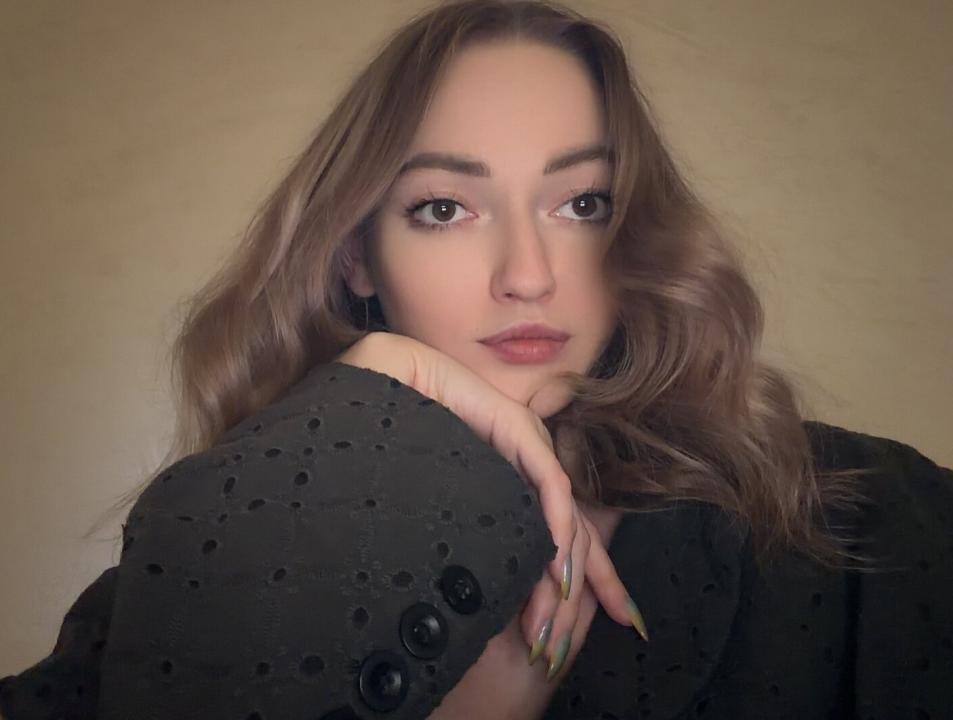 Webcam chat profile for RiriMiri: Outfits