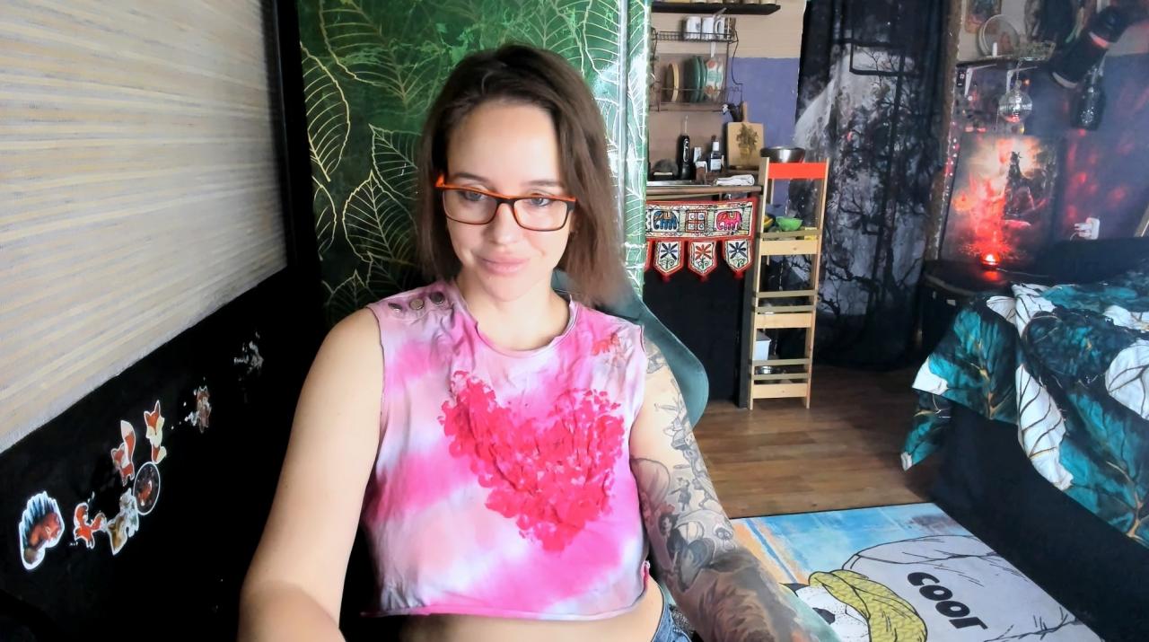 Webcam chat profile for LisaFoxy: Legs, feet & shoes