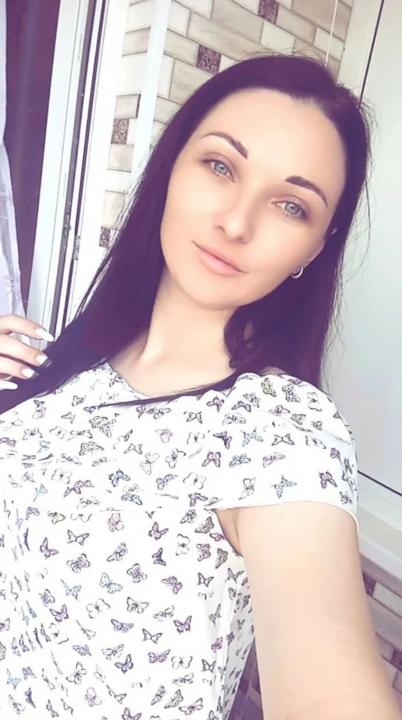 Webcam chat profile for VelvetBliss: Ask about my Hobbies