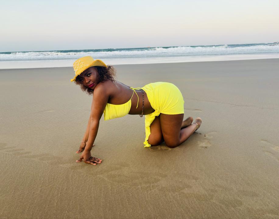 Webcam chat profile for ChocolateBunny: Legs, feet & shoes