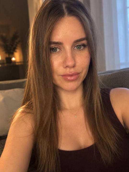 Webcam chat profile for PinkVelour: Ask about my Hobbies