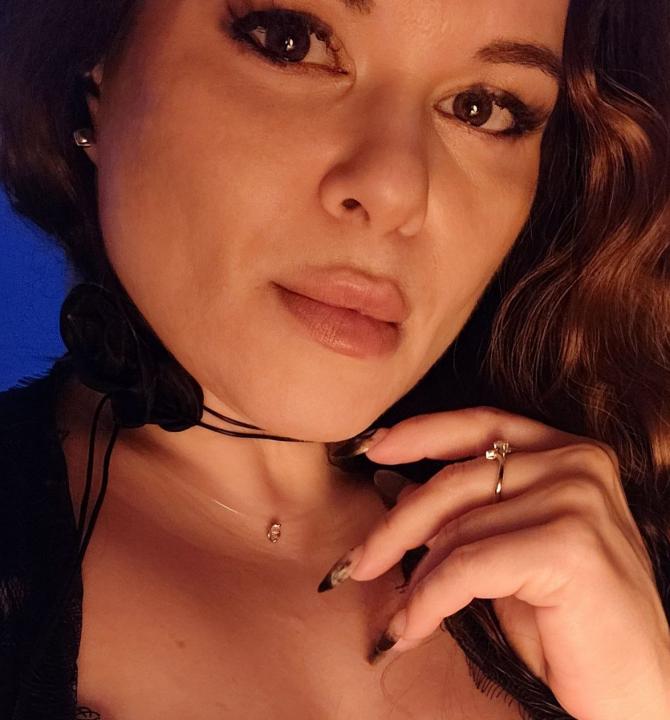 Webcam chat profile for LilitVibe: Legs, feet & shoes