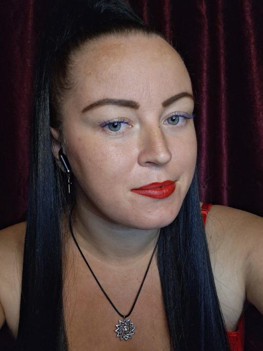 Webcam chat profile for sweetcandymmm: Piercings & tattoos