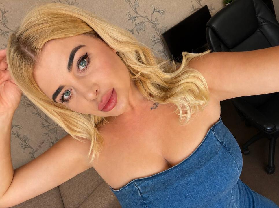 Webcam chat profile for Liliya133256: Lingerie & stockings