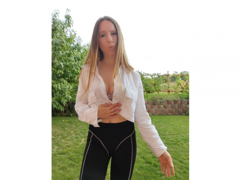 Webcam chat profile for Goldness: Dancing