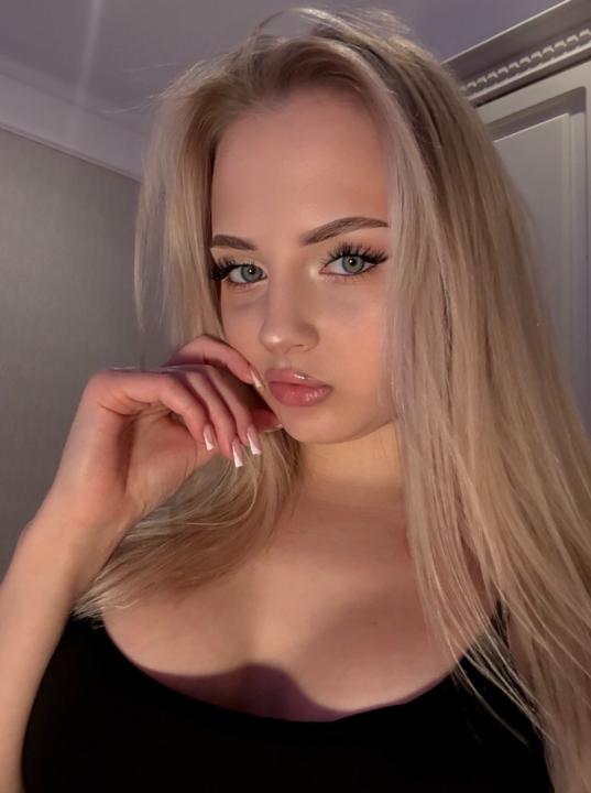 Webcam chat profile for Marigold: Fitness