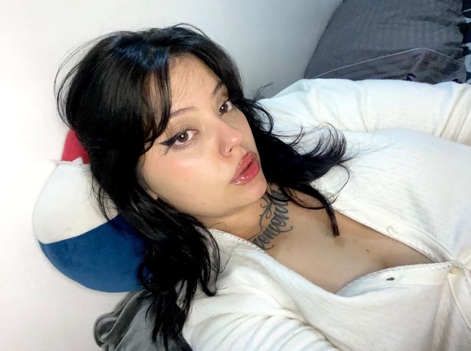 Webcam chat profile for alicevxoxo: Legs, feet & shoes