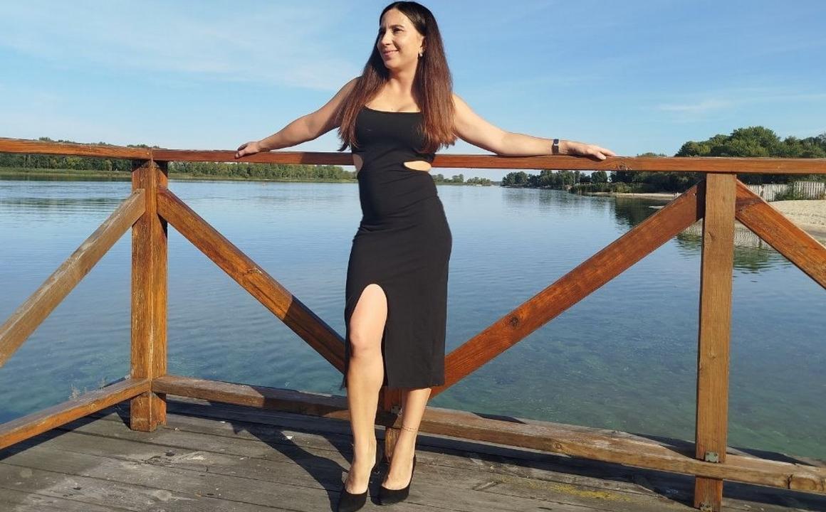 Webcam chat profile for AmazingGrace: Dancing