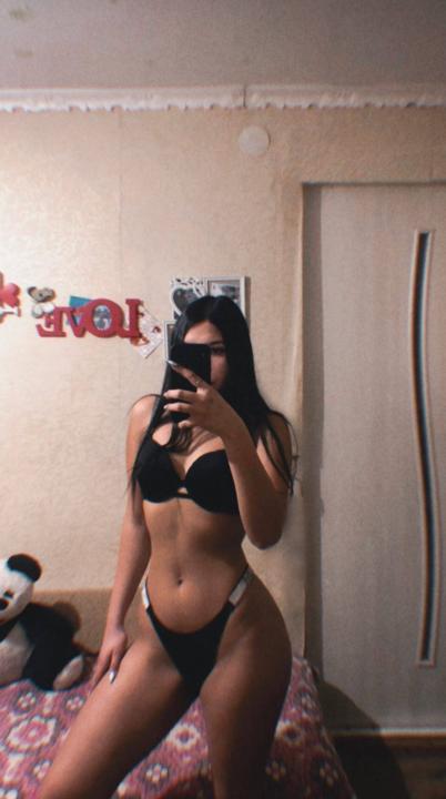 Webcam chat profile for MikaLyn: Ask about my other activities