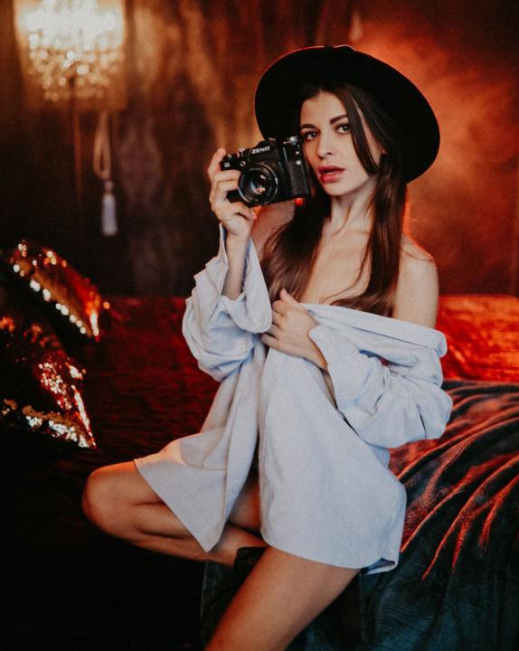 Webcam chat profile for Cinnamon: Travel