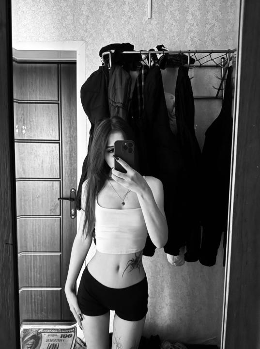 Webcam chat profile for Vellie54363