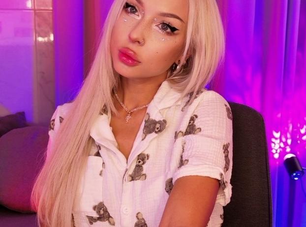 Webcam chat profile for AlaskaLane: Legs, feet & shoes