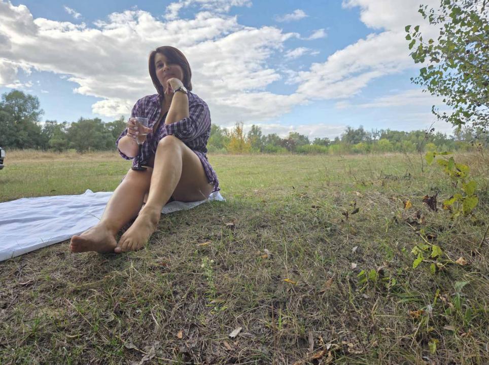 Webcam chat profile for DreamLady: Legs, feet & shoes