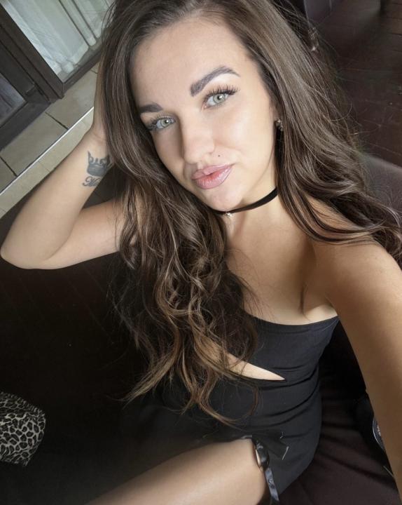 Webcam chat profile for 0Moly0: Lingerie & stockings