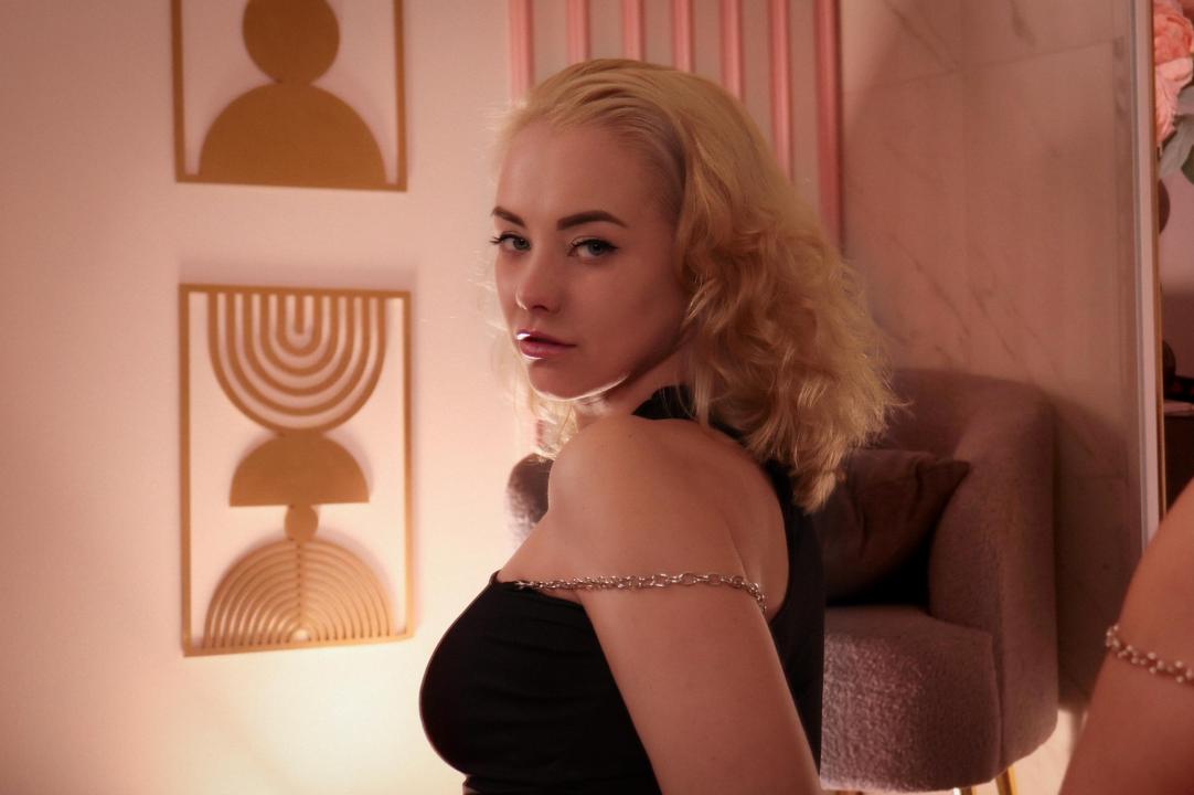 Webcam chat profile for StephanieSea: Dominatrix