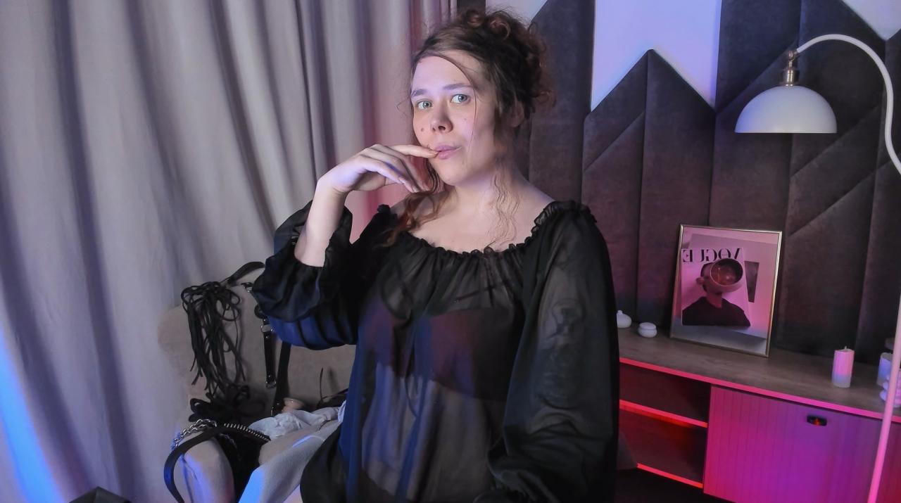 Webcam chat profile for SophiePure: Bondage & discipline