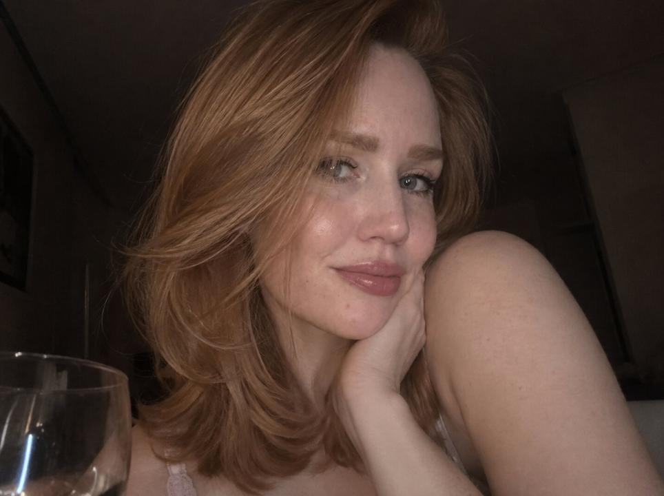 Webcam chat profile for MissDaisy: Dancing