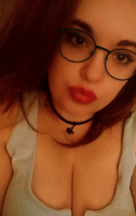 Webcam chat profile for MargoLove: Strip-tease