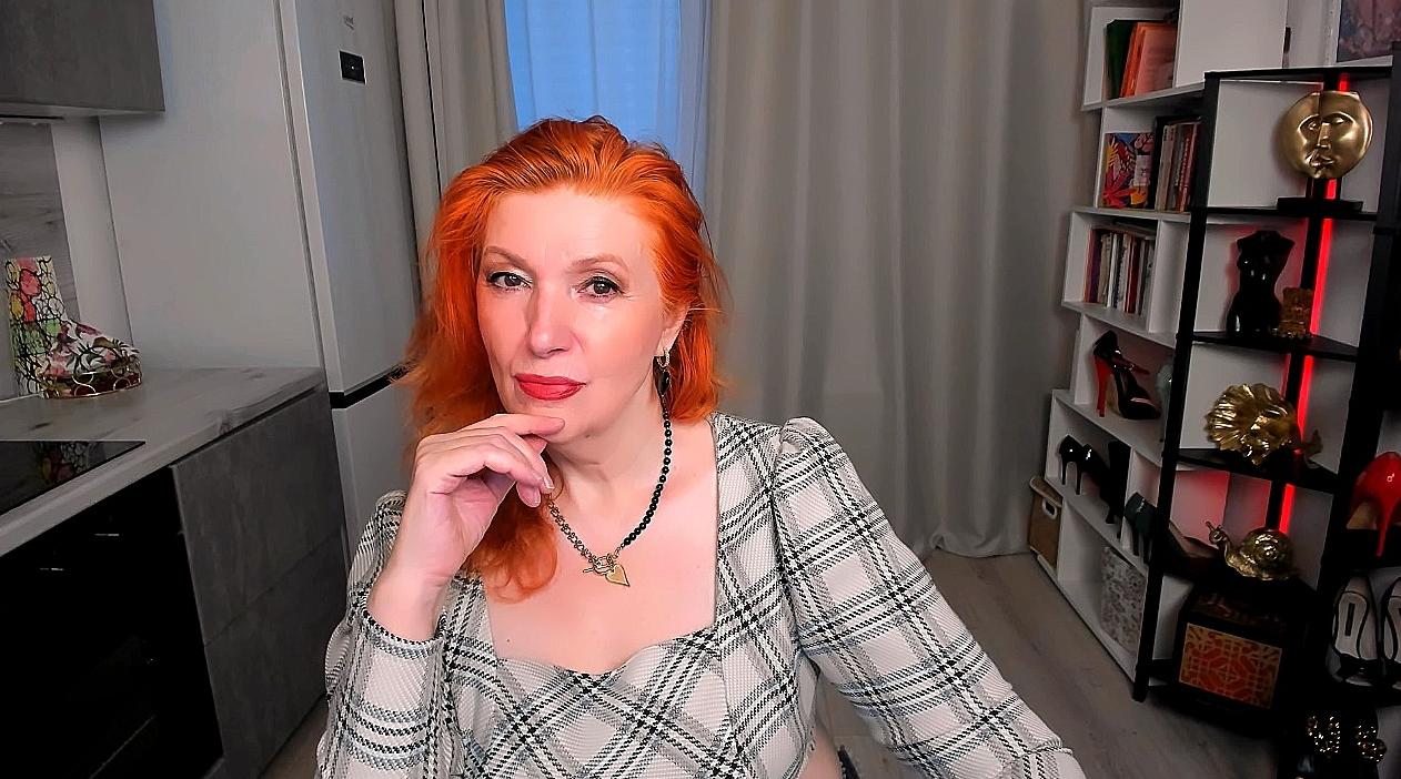 Webcam chat profile for AlmazFireFoxOne: Kissing
