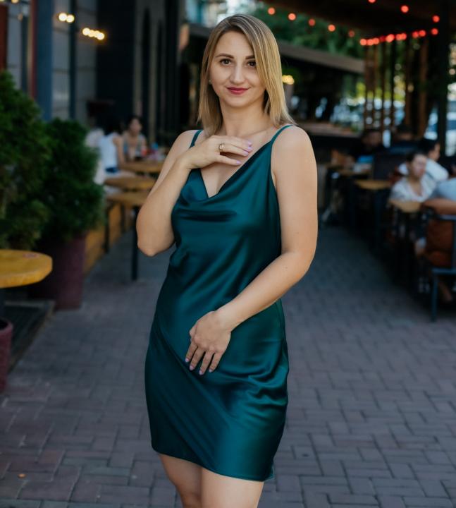 Webcam chat profile for Nika02: Dancing