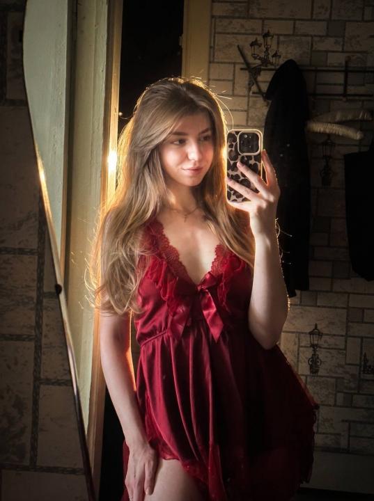 Webcam chat profile for PlayfulDoctor: Outfits