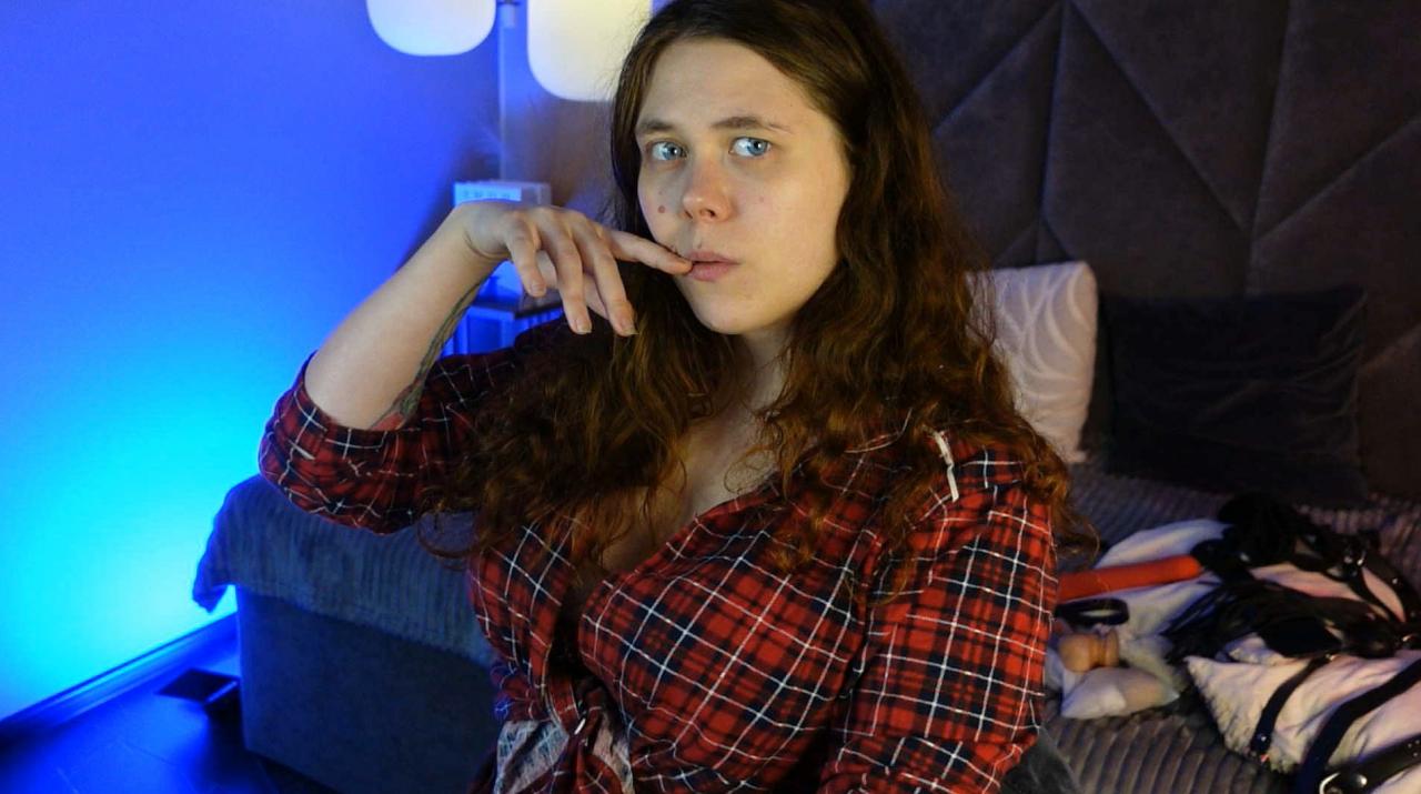 Webcam chat profile for SophiePure: Bondage & discipline