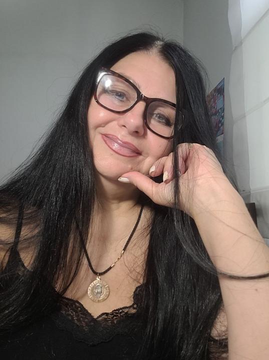 Webcam chat profile for Maurelle: Ask about my Hobbies