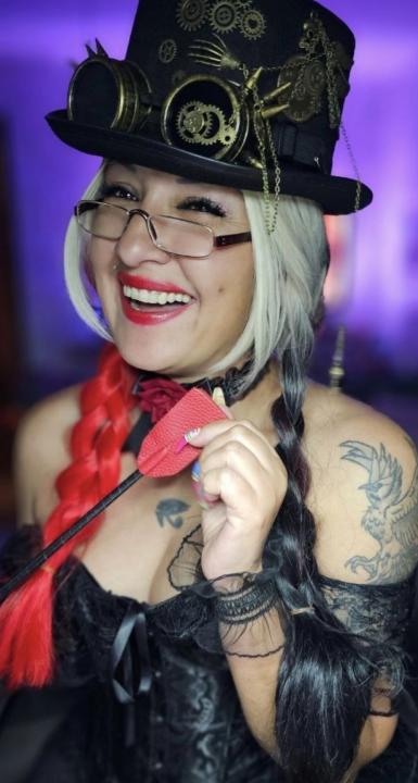 Webcam chat profile for LuckyBird