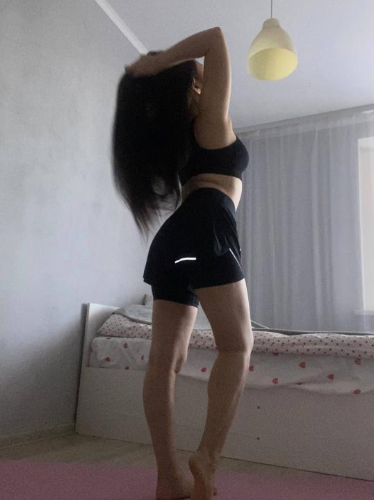 Webcam chat profile for InariOkami: Legs, feet & shoes