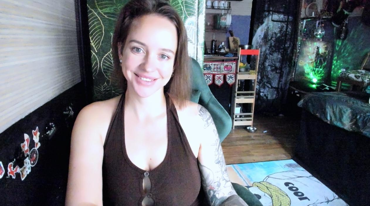 Webcam chat profile for LisaFoxy: Legs, feet & shoes
