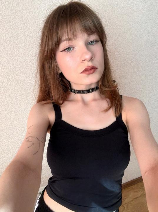 Webcam chat profile for Softkittyy: Outfits