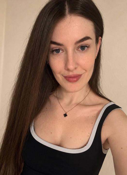 Webcam chat profile for YourLittleSecre: Dancing
