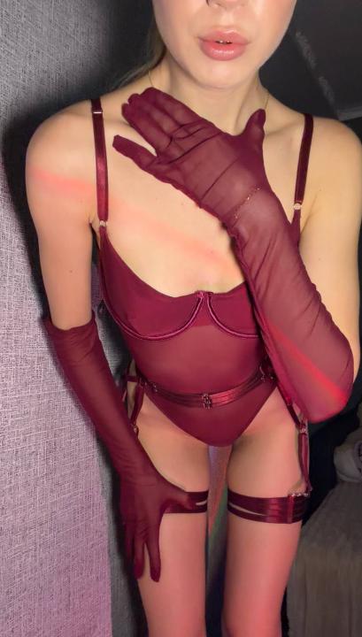 Webcam chat profile for FoxlunaXX: Bondage & discipline