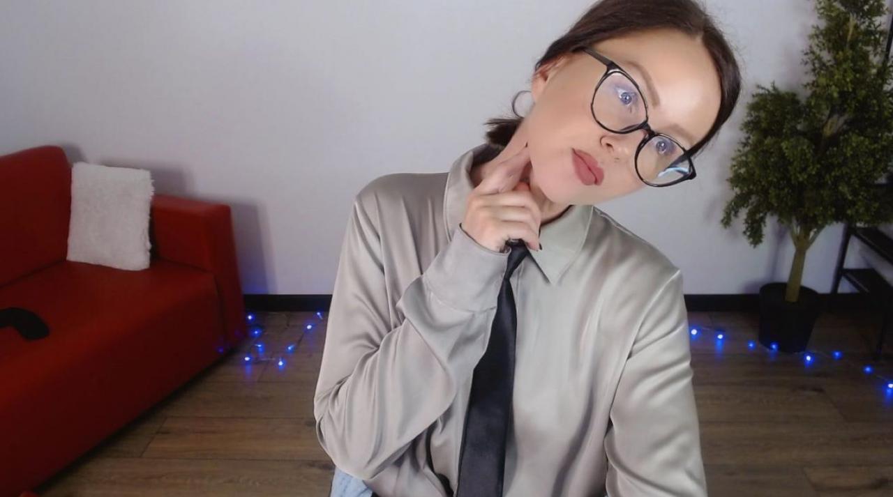 Webcam chat profile for VickyGold: Kissing