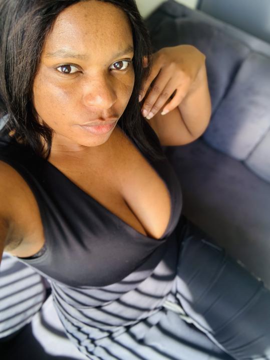 Webcam chat profile for blackpearl: Legs, feet & shoes