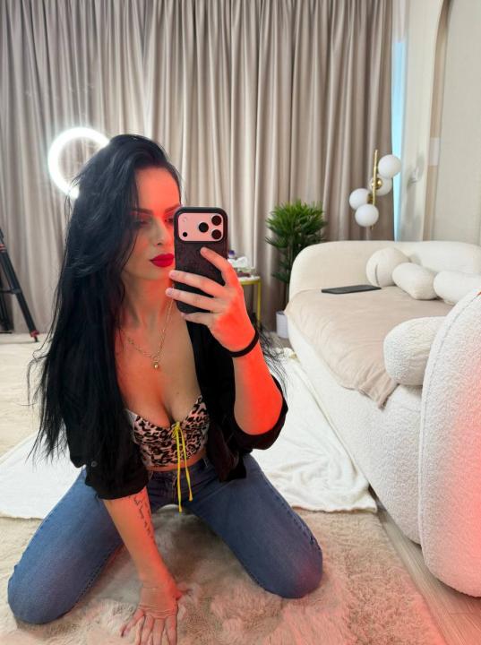 Webcam chat profile for IliriaKara: Dominatrix